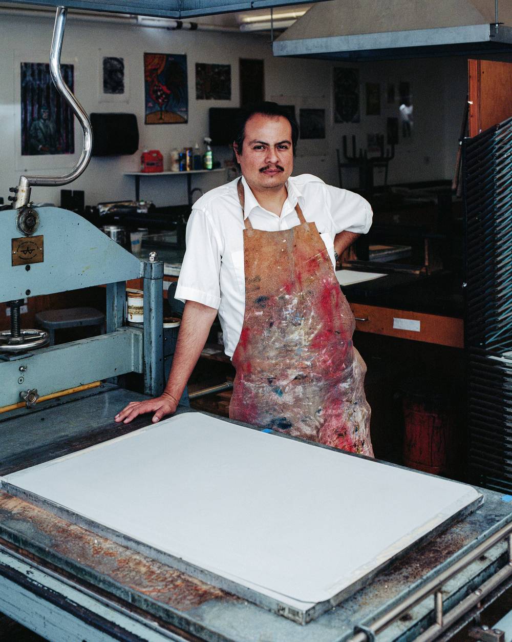 Cracks and Fissures: Saúl Hernandez-Vargas’ Strategies of Intervention